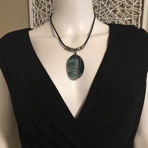 (Video) Handmade blue lapis agate pendant necklace